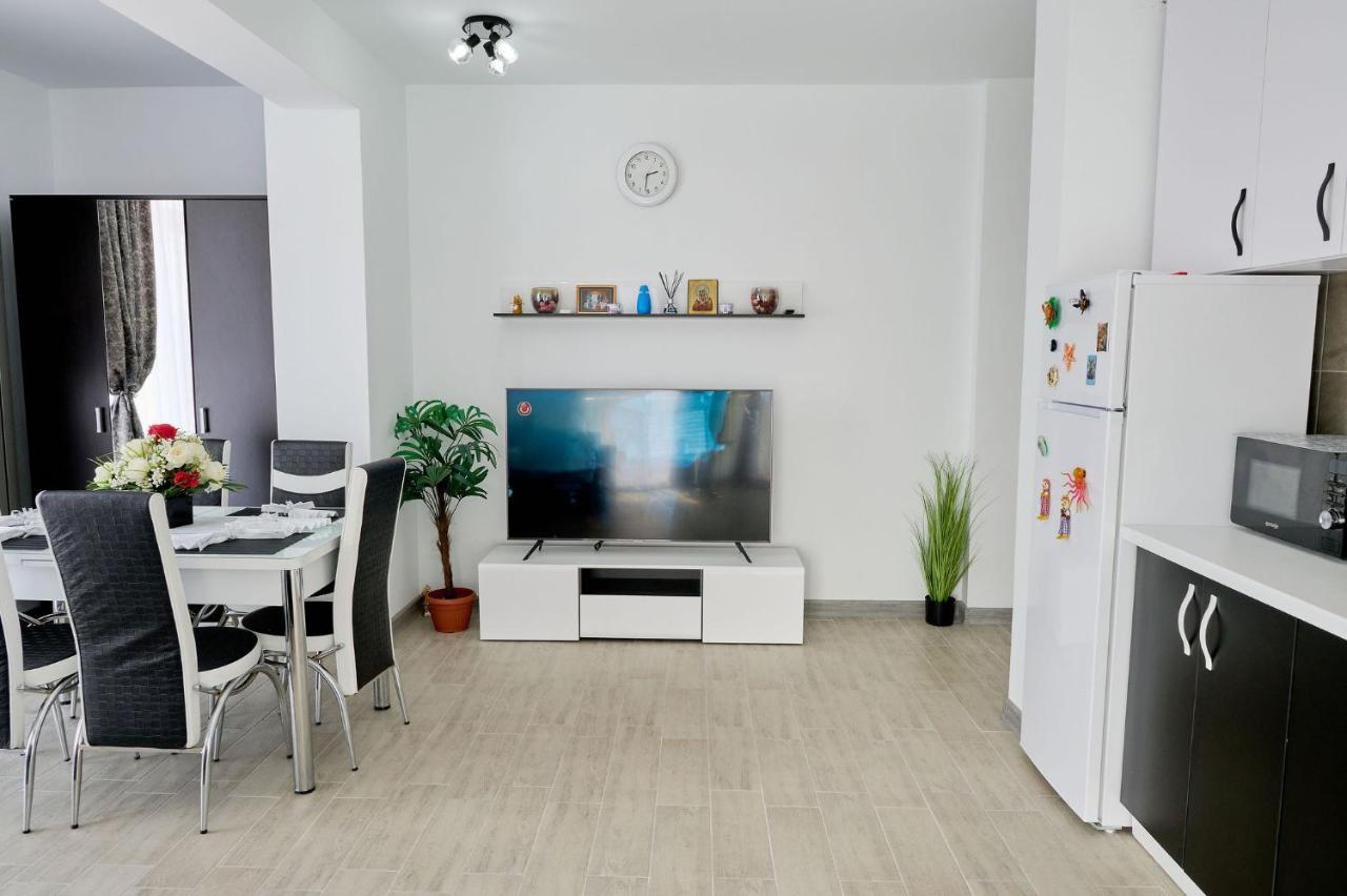 Moon Sea View Apartment - Spa N Pools Resort Mamaia Ngoại thất bức ảnh